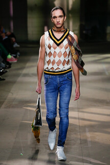 MAN FALL 2018 MENSWEAR London коллекция MAN осень 2018 мужская неделя моды в Лондоне Mainstyles